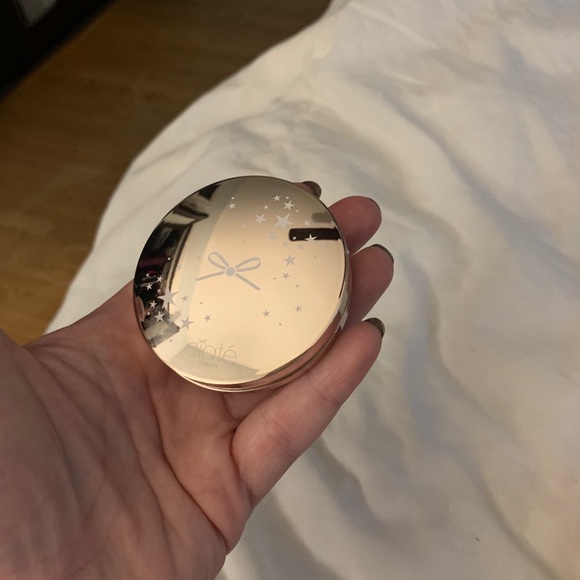 BNIB Ciate illuminating blush - Picture 2 of 3